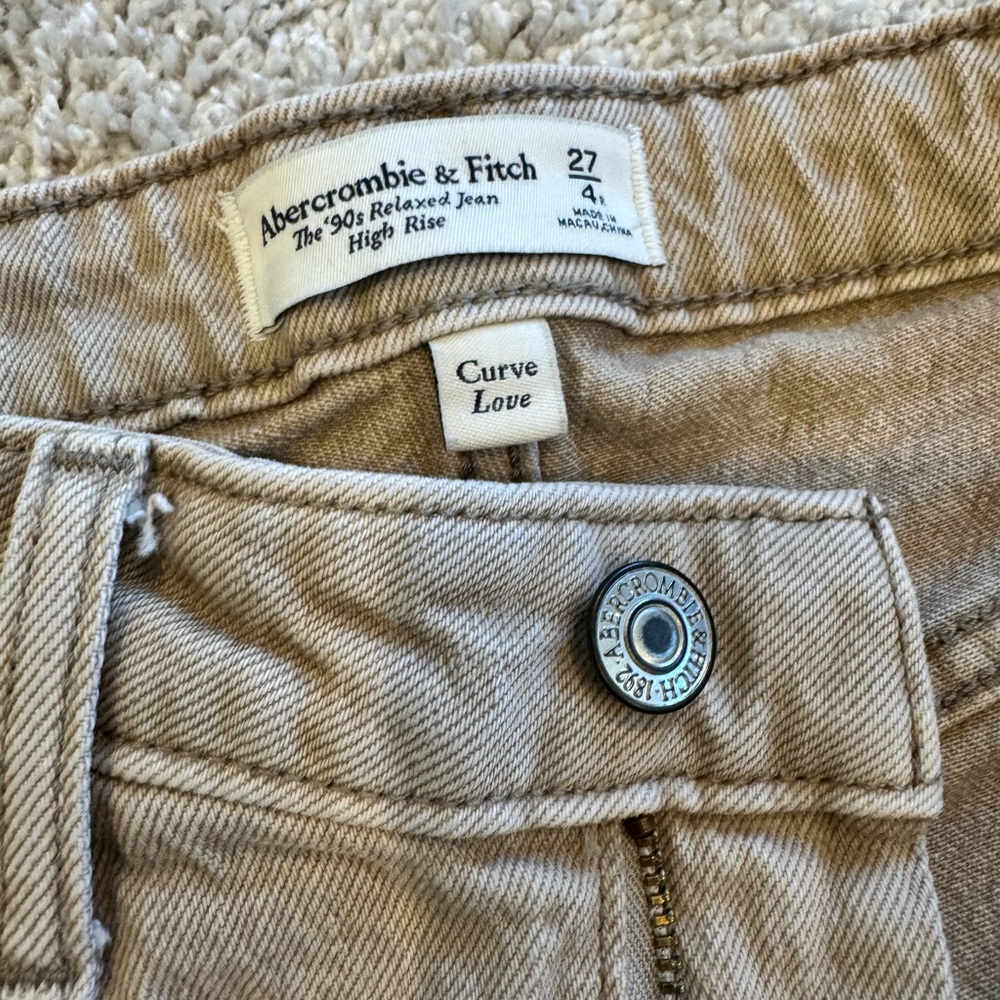 Abercrombie High rise 90s relaxed curve love